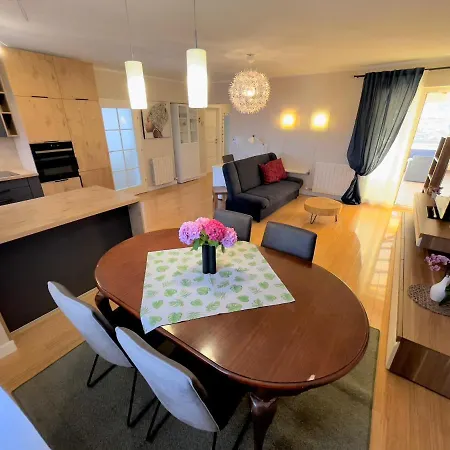 Comfortable Tina Apartment